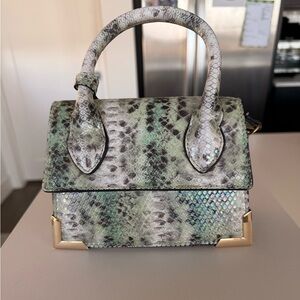 Elegant Snakeskin Pattern Handbag